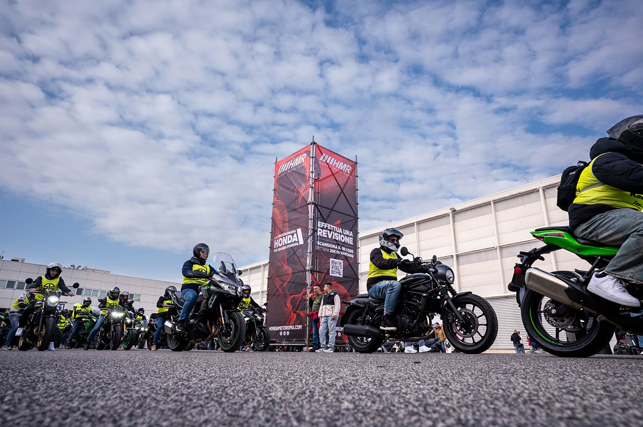 Interagisci direttamente con un pubblico di appassionati delle moto e potenziali acquirenti.